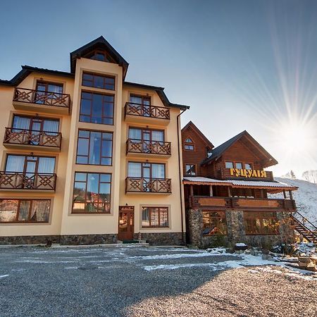 Hotel Gutsulia Bukowel Zewnętrze zdjęcie